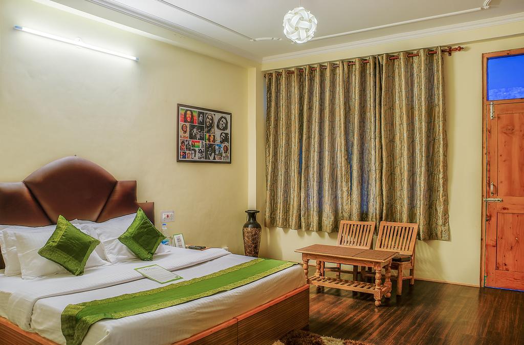 Отель Treebo Trend Celebriti Manali Vashist Экстерьер фото