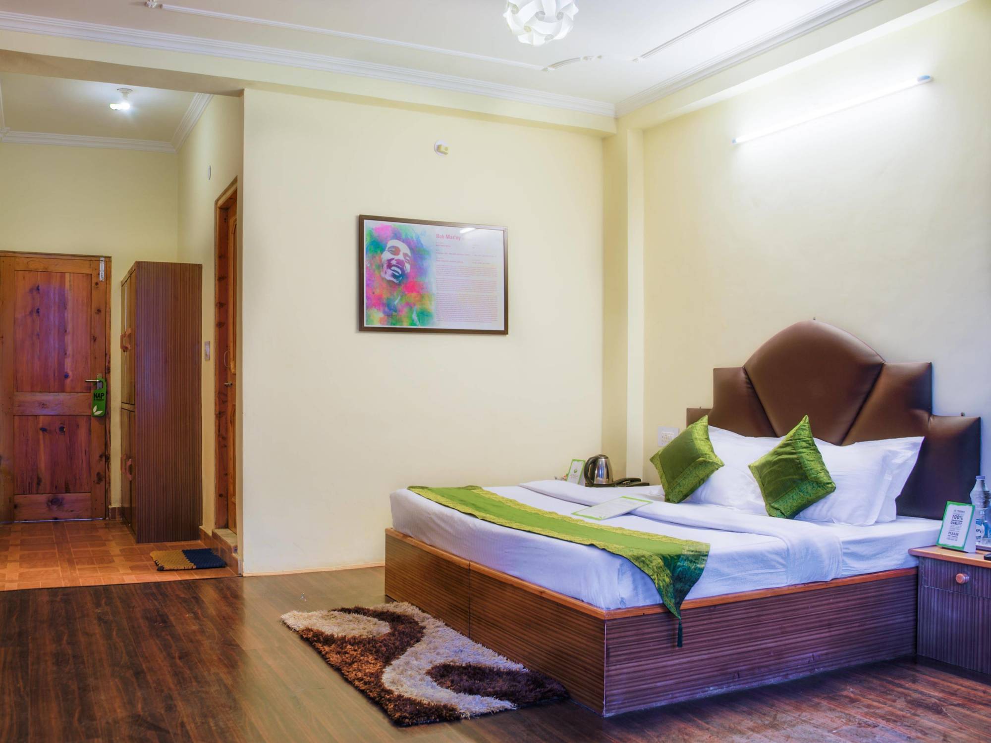 Отель Treebo Trend Celebriti Manali Vashist Экстерьер фото