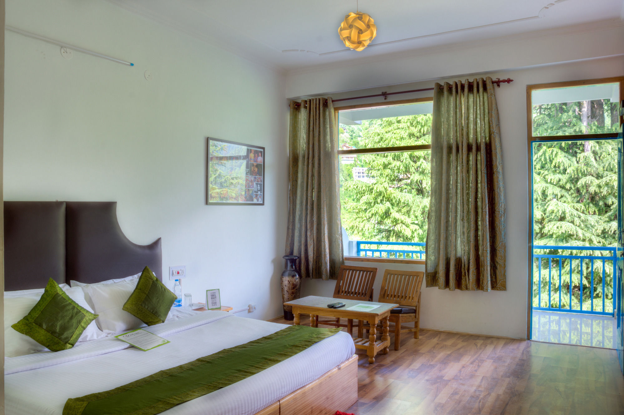 Отель Treebo Trend Celebriti Manali Vashist Экстерьер фото