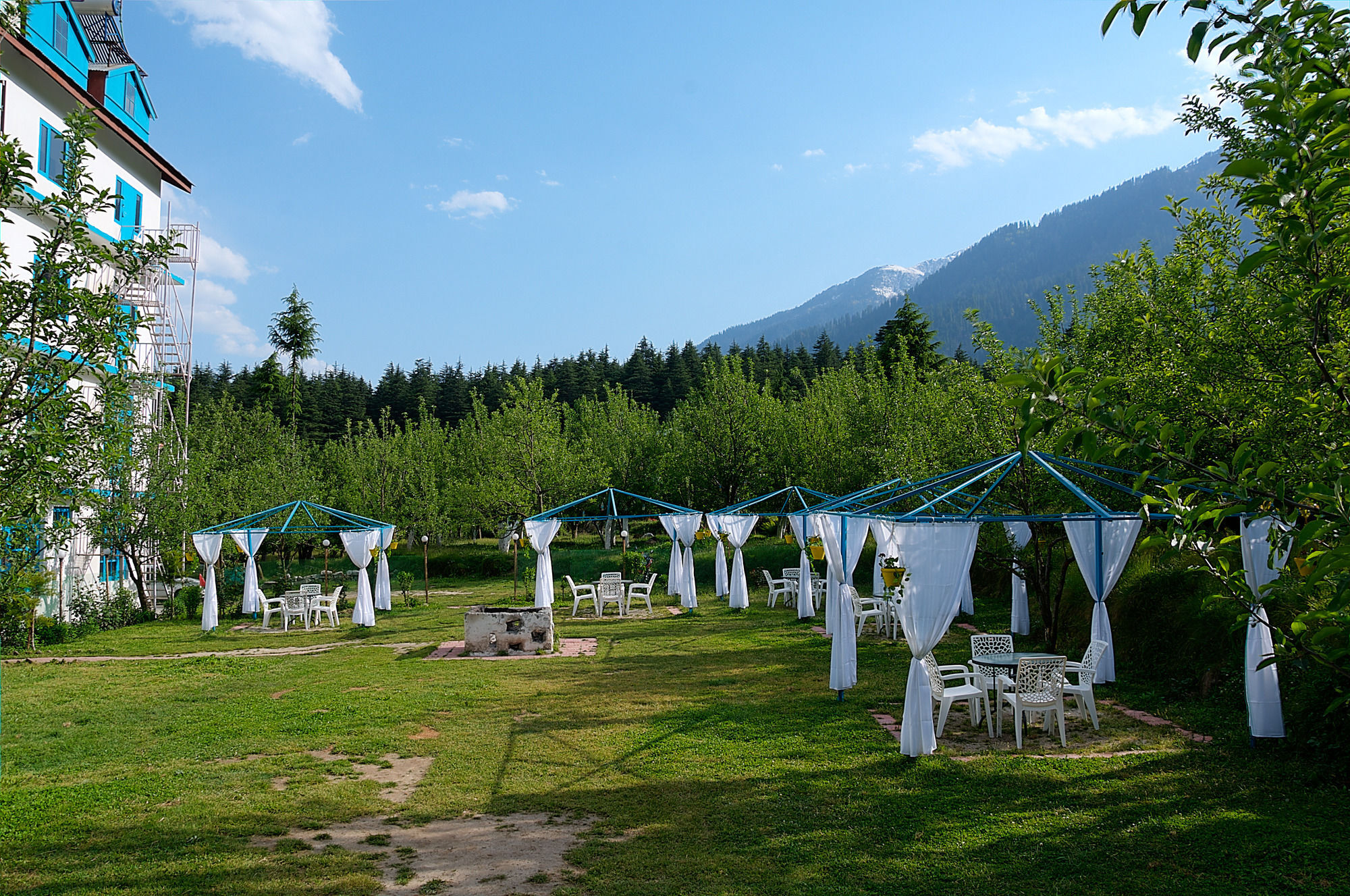 Отель Treebo Trend Celebriti Manali Vashist Экстерьер фото